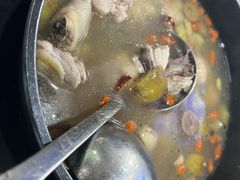 无花果浸鸡-盛得农家美食·无花果浸鸡·古法烧鸡·竹筒饭(白水寨森林海店)