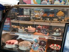 面包甜点陈列柜-DQ·蛋糕·冰淇淋(万象城店)