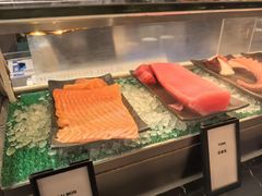 -广州万富希尔顿酒店·感趣自助餐厅·金秋蟹宴生蚝海鲜刺身