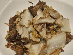 拆骨肉炒白菜-北李妈妈菜·虾爬子大锅贴(贵和店)