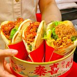 我的天🤦‍♀️这家肉夹馍🥙竟然有小龙虾🦞