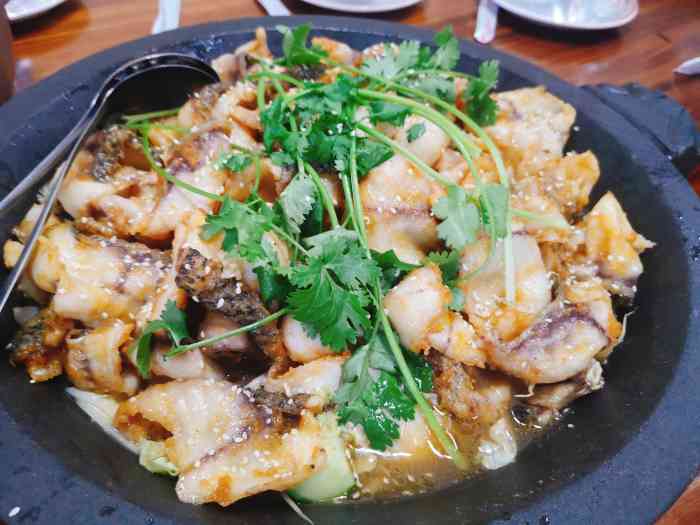 和兴石锅鱼(新度分店)-"第一次到这家石锅鱼吃东西,环境还不错,比.