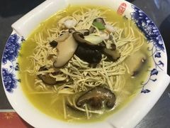 -南京金牛湖巨碗鱼头