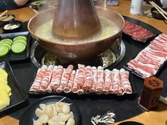 -果松木炭酸菜铜火锅·外婆参鸡汤