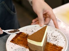 -Chom Cafe and Restaurant