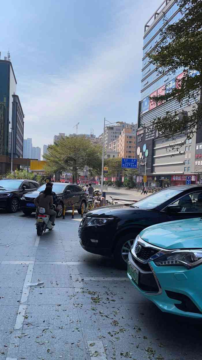 奈雪的茶(深圳民治1881 mall店)-"「噗呲柠檬气泡茶」第一次尝试气泡