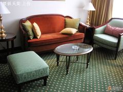 套房内的会客区-上海明天广场JW万豪酒店