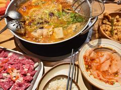 -野山舂·贵州现舂酸汤牛肉(东山店)
