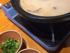 大砂锅炖鱼头-丹江渔村(望京店)