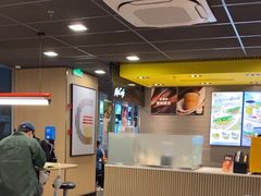 -麦当劳(轻轨曹杨路店)