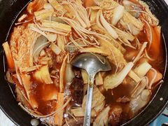 -霄汉牛三鲜湖北砂锅菜(万松园2店)