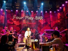 -FOUR PLAY BAR