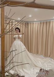 -Lady  Jane高端婚纱礼服馆