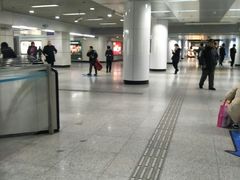 -陆家浜路(地铁站)