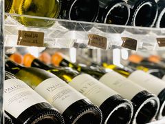 -wineapp葡萄酒餐吧(外滩金融中心店)