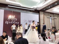 -艾米丽婚纱礼服