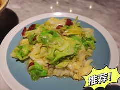 手撕圆白菜-懒人盐府人家(航天桥店)
