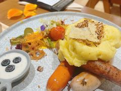 -Mark&Mars Restaurant