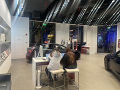-TESLA 特斯拉(上海太古汇体验店)