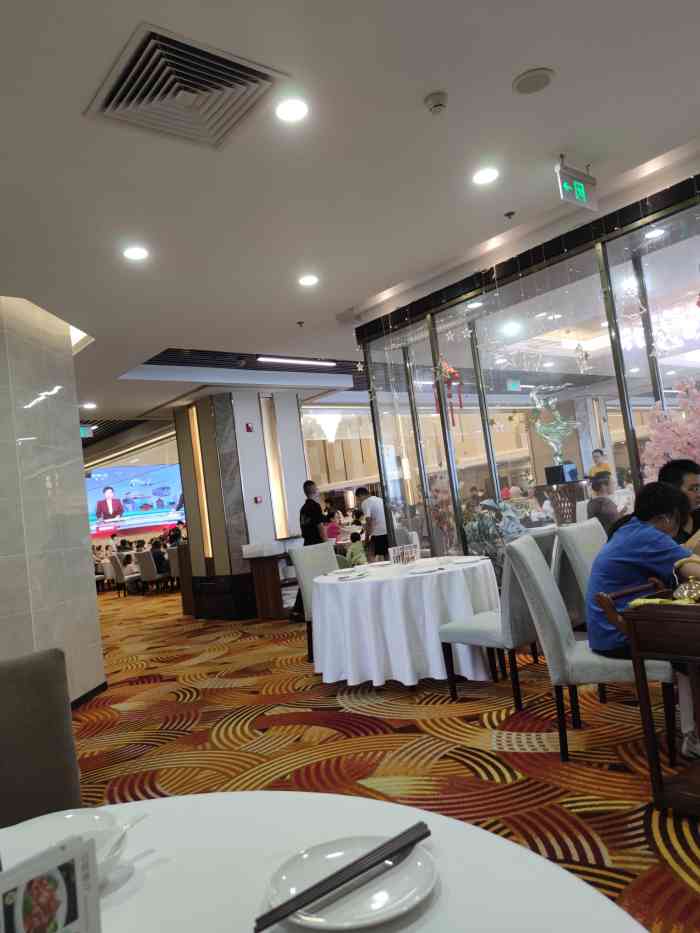 凤庭酒家(大信·新都汇店)-"今天四点多就到了凤庭,还没开,服务人员让