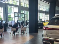 -奔驰上海利星(七宝店)