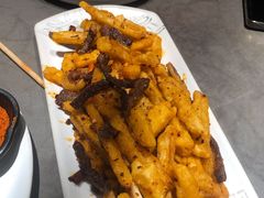 手撕牛干巴炒藕条-云海肴·汽锅鸡·云南菜(高德置地店)