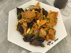 -何适山庄 ·可团建(水长城P2停车场店)