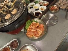 -围炉肉舍•炭烤活鳗•丹东海鲜烤肉(步行街店)