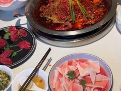 -茅草房·河畔园林火锅