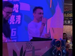 -瑞虹新天地月亮湾