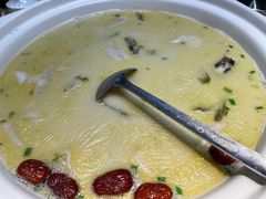 -黄泥岗·地道湖北菜(奥特莱斯店)