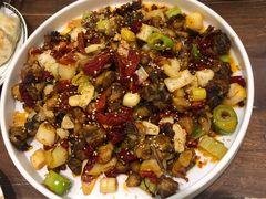 柴窝堡秘辣子鸡-清真·玛丽亚新疆菜主题餐厅(浙江中路店)