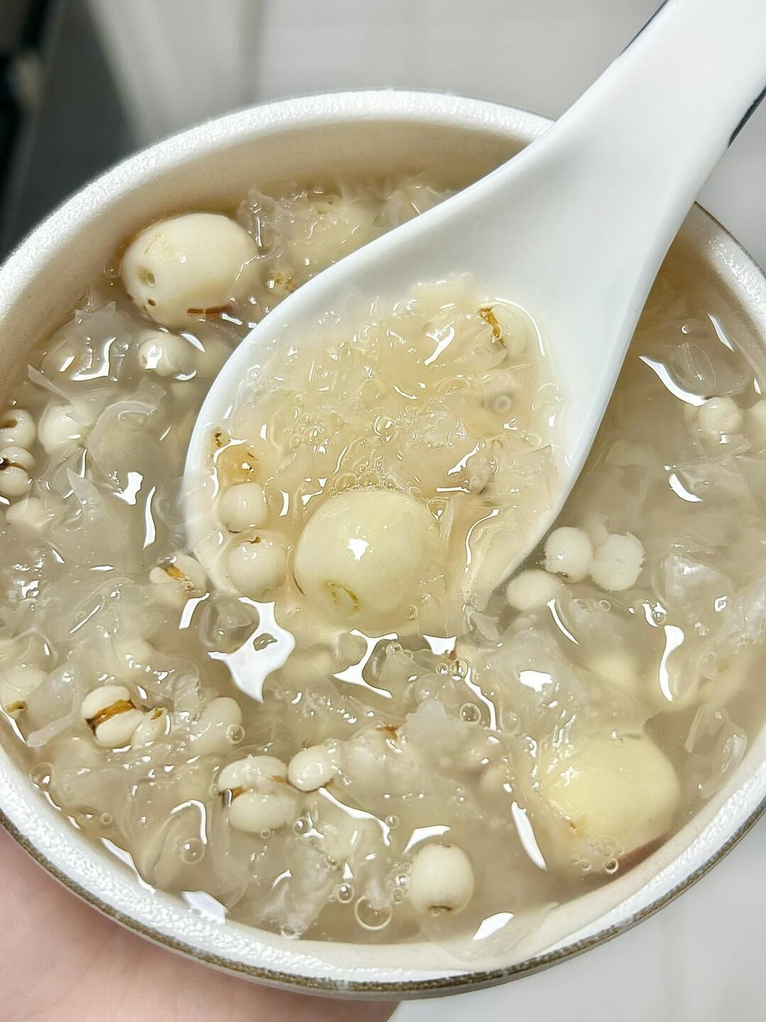 薏米莲子银耳羹!