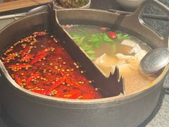 出山鸳鸯锅-三出山火锅(南京万象天地店)