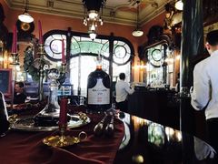 -Majestic Café