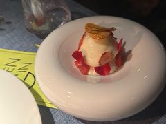 冰激淋甜品-弦月窗LUNETTE BY AMANDA(复兴路店)