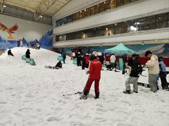 -乔波室内滑雪场