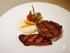 -恰餐厅及酒吧 CHAR Bar & Grill (北京丽都皇冠假日店)