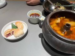 现烤玫瑰鲜花饼-云海肴·汽锅鸡·云南菜(高德置地店)