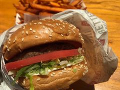-The Habit Burger Grill 哈比特汉堡(复兴soho店)