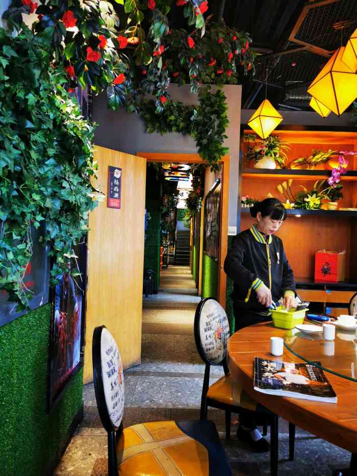 彭厨(开封店)-"很正宗的湘菜,厨师也都湖南的,味道好,平.