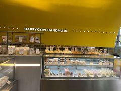 面包甜点陈列柜-欢牛蛋糕屋(萧山万象汇店)