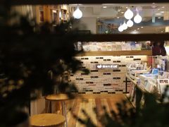 -猫的天空之城概念书店(束河店)