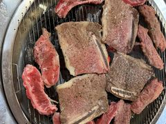 -围炉肉舍•炭烤活鳗•丹东海鲜烤肉(步行街店)