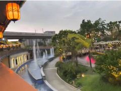 -茅草房·河畔园林火锅