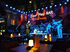 -FOUR PLAY BAR