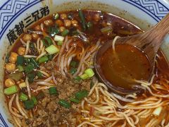 -魔都三兄弟酸辣粉·蘸卤炸串(虹桥万科店)