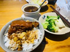 -红猪卤肉饭(大西洋美食城店)