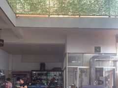 -茅屋大酒店