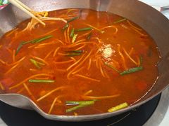-毛辣果·贵州红酸汤牛肉火锅(西单店)